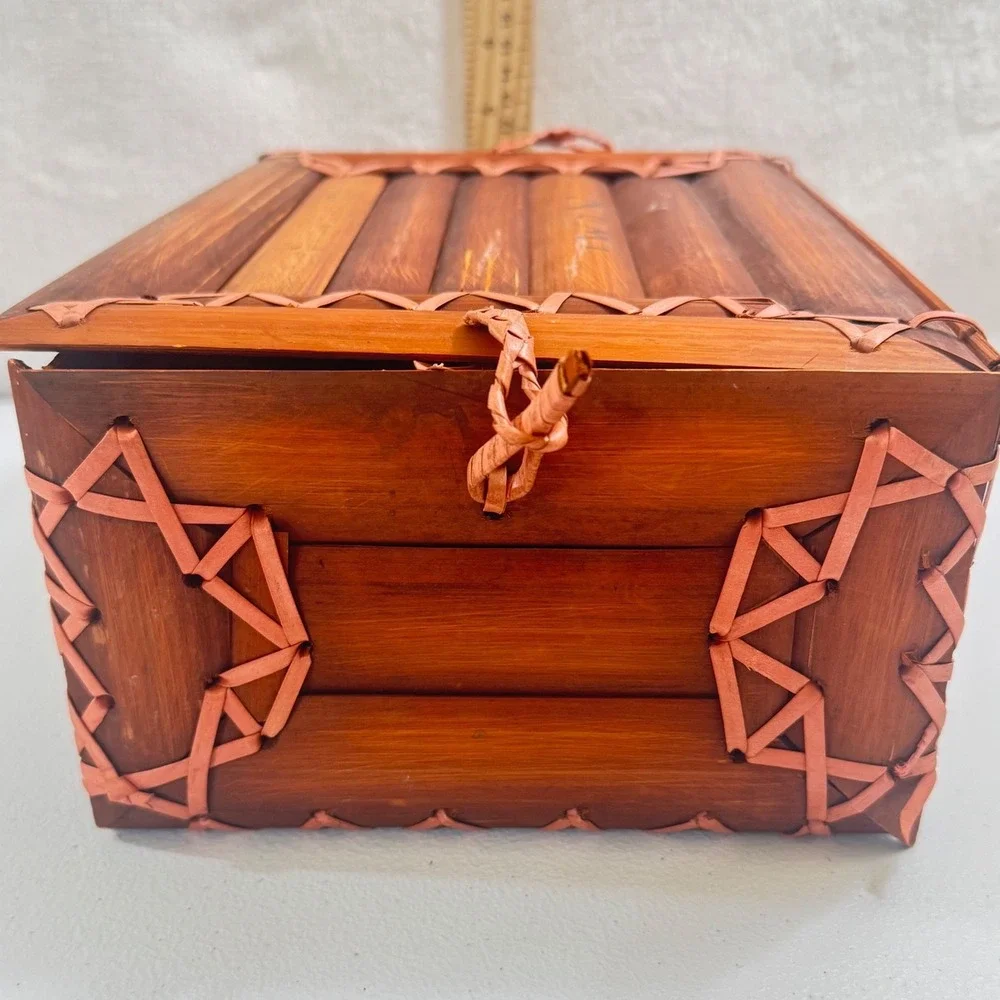 Numi vanity keepsakes charm
